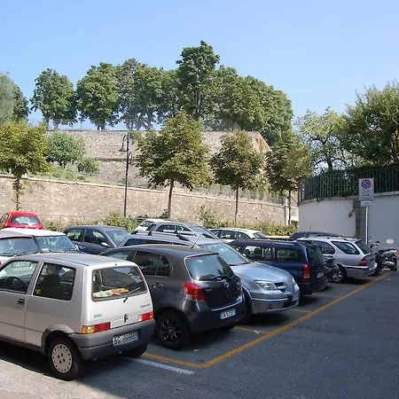 Apartament La Rosa Scarlatta *