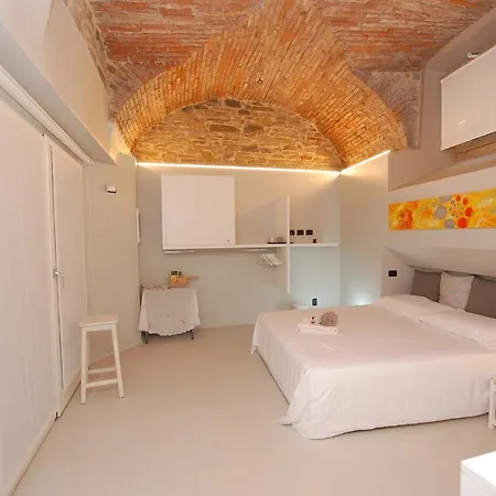 La Rosa Scarlatta Apartament *