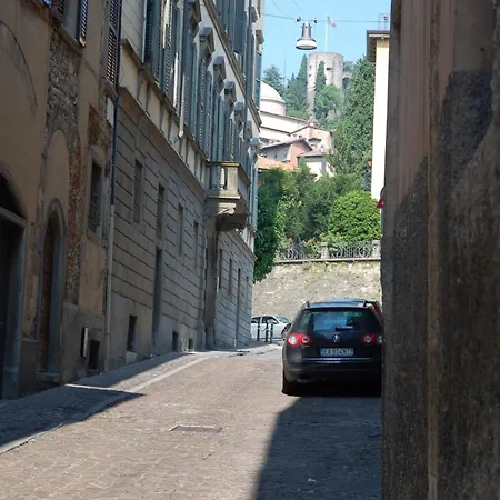 Apartament La Rosa Scarlatta Bergamo